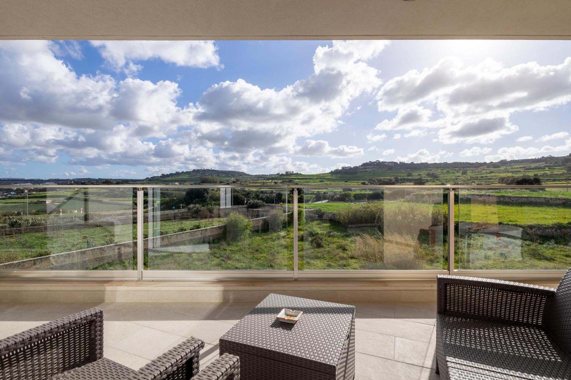Modern & Spacious 2Br Apartment With Country Views - Close To Xemxija Bay St. Paul's Bay Exterior foto
